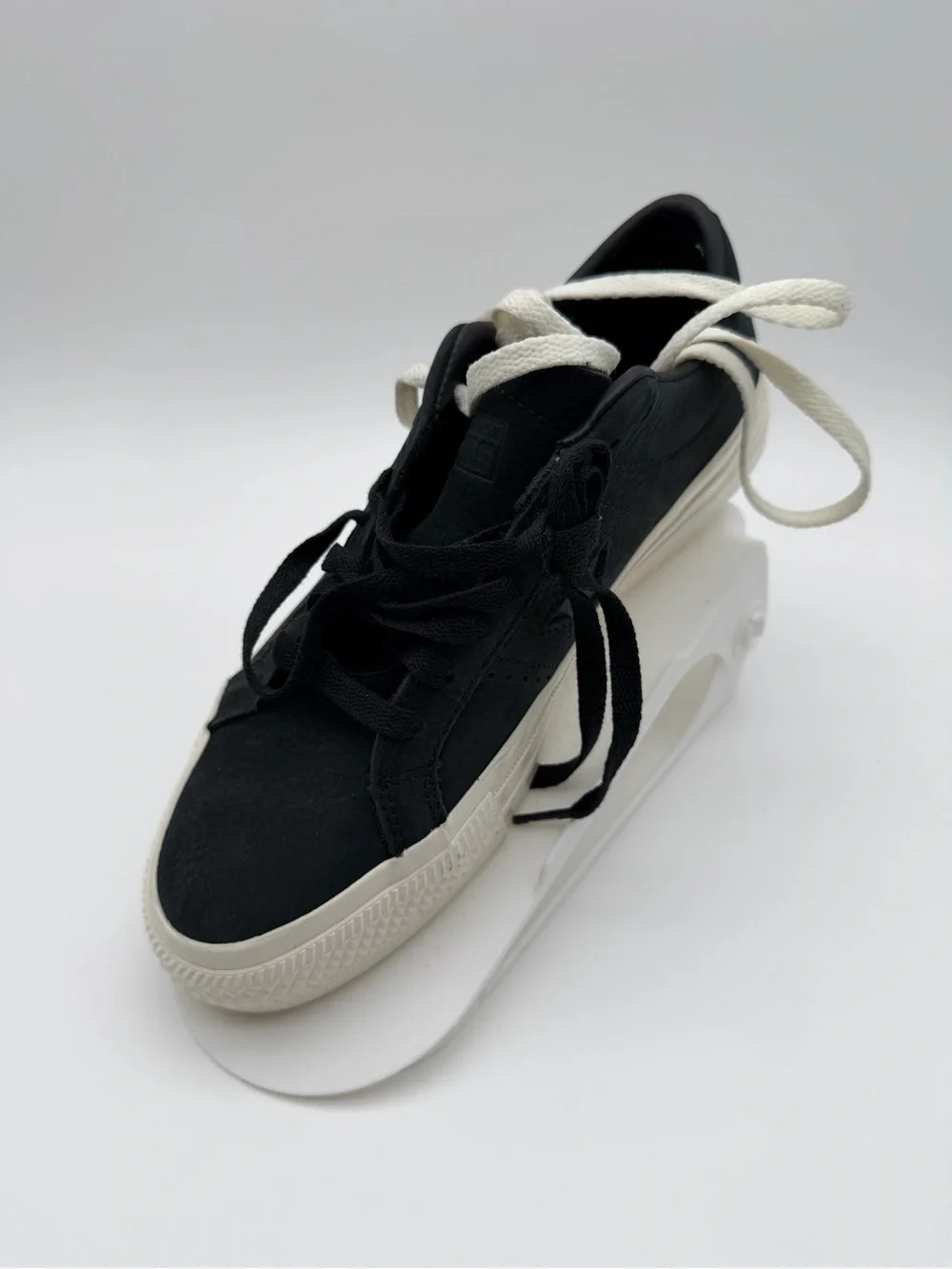 Converse One Star Sneakers | Black | Unisex M7/W8.5 | NWOB